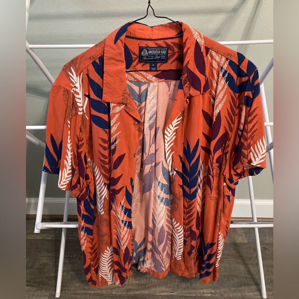American Rag button up short sleeve shirt, size-XL.